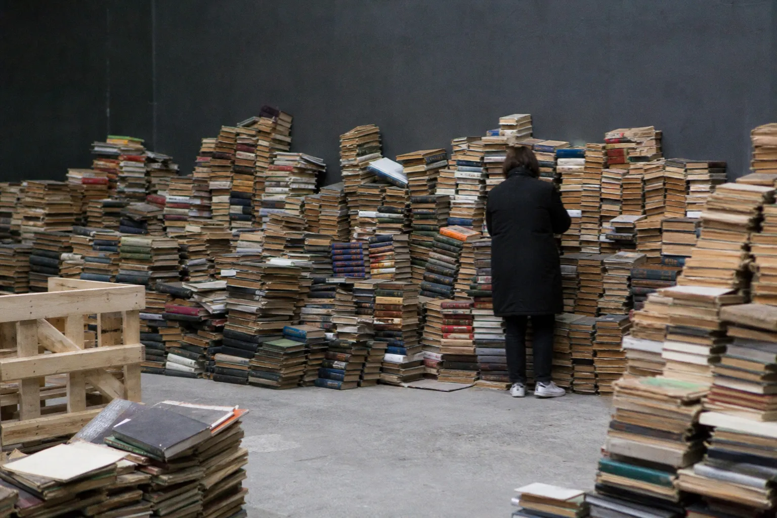 Искусственный интеллект скупает и уничтожает книги ради чистых датасетов