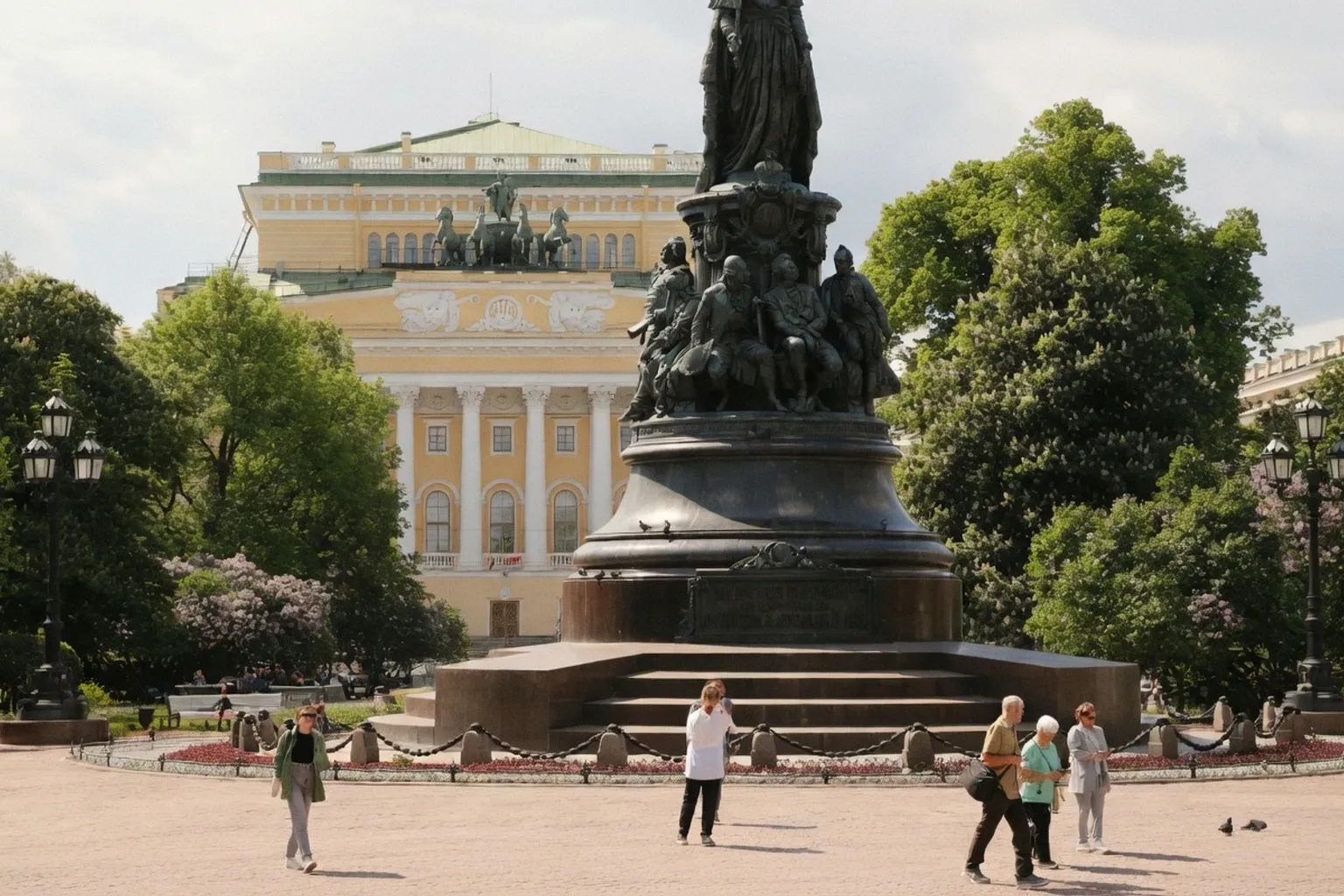 Театральный Петербург: главные премьеры и события нового сезона 2026/27
