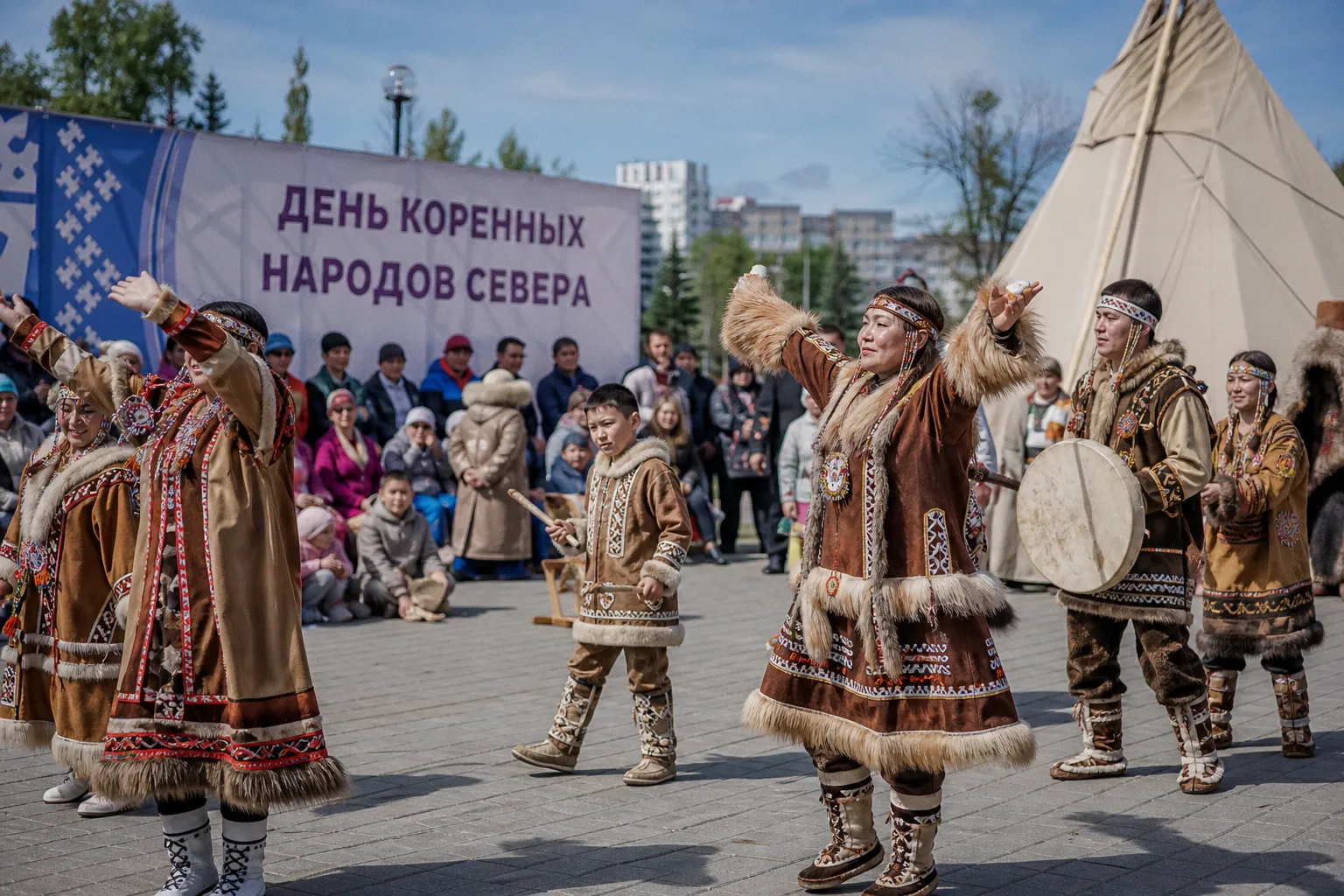 Вечер традиционной культуры народов Севера в сквере Карла Маркса